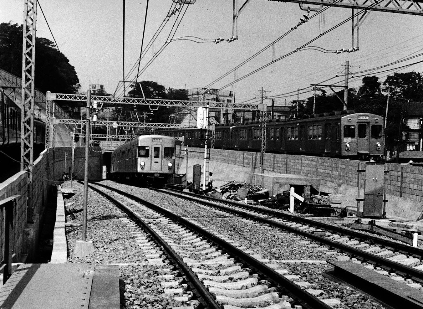 1964年東横線・日比谷線が並行する中目黒駅付近