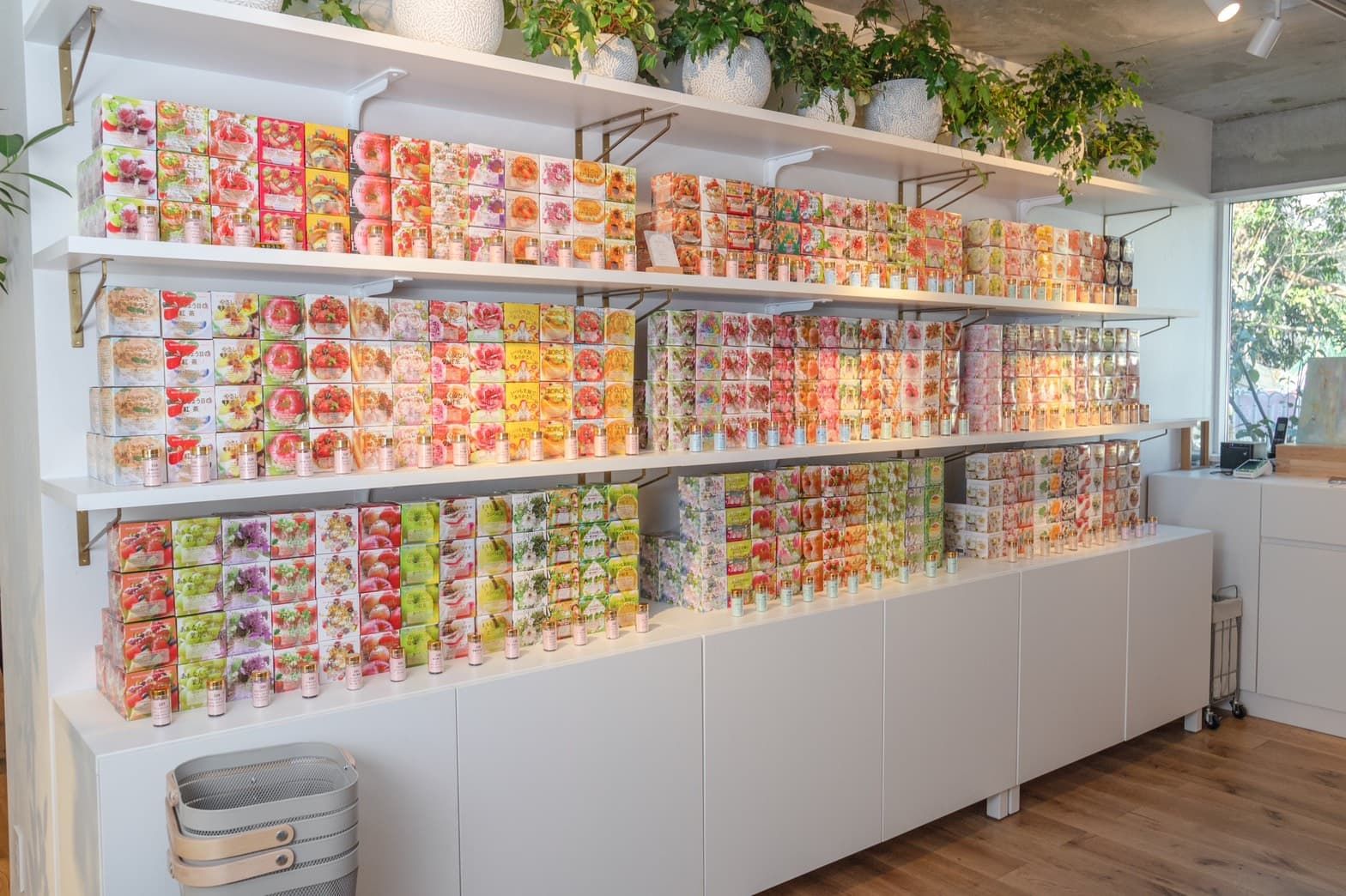 YOTSUBA TEA_cubebox.jpg